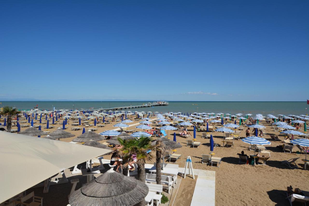 Apartamento Lignano Pineta With Sea View Lignano Sabbiadoro Exterior foto